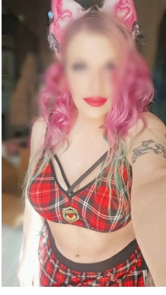 come play with kitty! - Photo 2 | Escort in Sunset