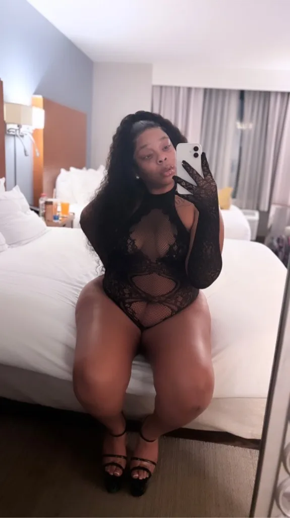 BIG MAMA IS HOME CUM SEE ME - Photo 3 | Escort in Outcalls