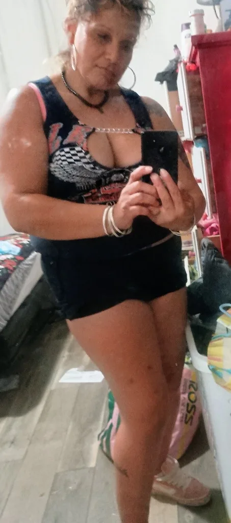 Thick & SEXXXXXXY Latina MILF - Photo 2 | Escort in Artesia Blvd. in Bellflower