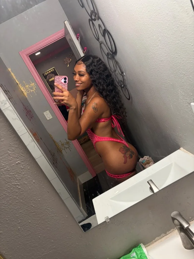 Outcalls Avalible ready to put a smile on your face🥰cum play with me🫦 - Photo 2 | Escort in Buena Park
