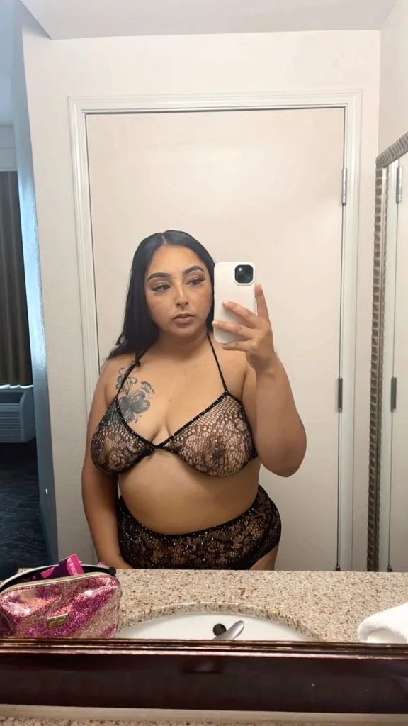 Big tittie Latina 🥰 available now car/fun and Outcalls - Photo 6 | Escort in Outcall ONLY