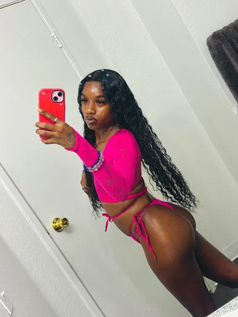 WET PETITE CHOCLATE EBONY AVAILABLE - Photo 2 | Escort in Chula Vista