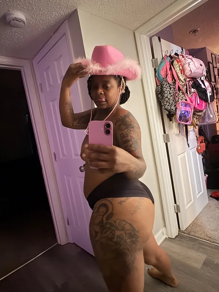 London Pinkk🥰 - Photo 7 | Escort in Outcalls only