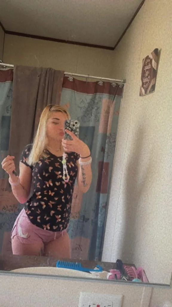 Hey honey i am available now for party and play come play with me - Photo 4 | Escort in Birmingham