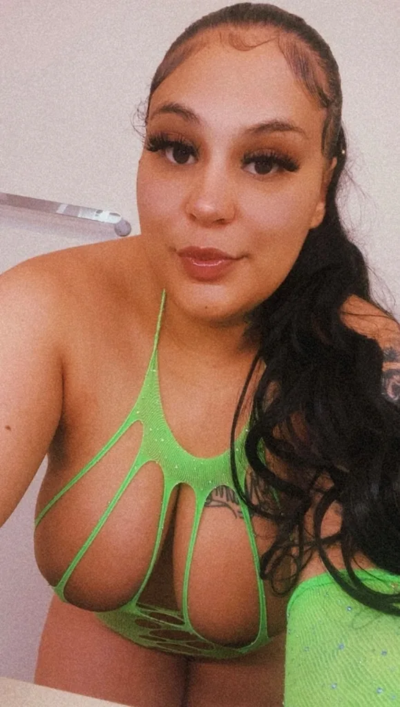 Ready to play 😝💦 Lets have some fun AVAILABLE NOW