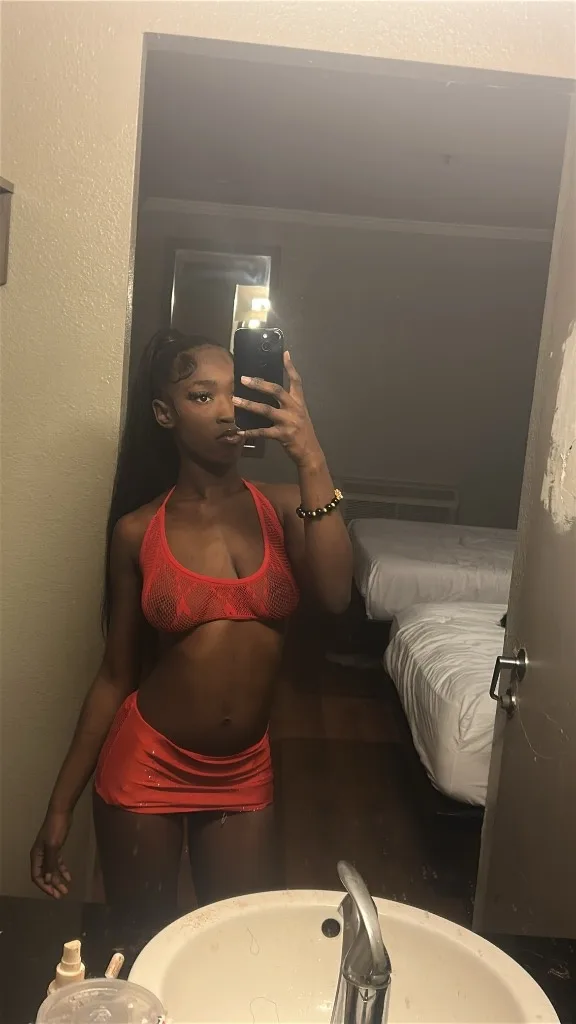 neww sexy ebony in town a sweet and petite treat come play - Photo 6 | Escort in Oakland