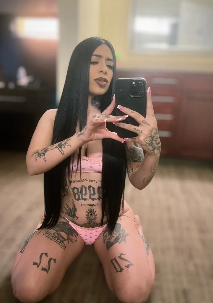 Sexy Latina Freak Wet And Ready 2 Fuck - Photo 4 | Escort in Sacramento
