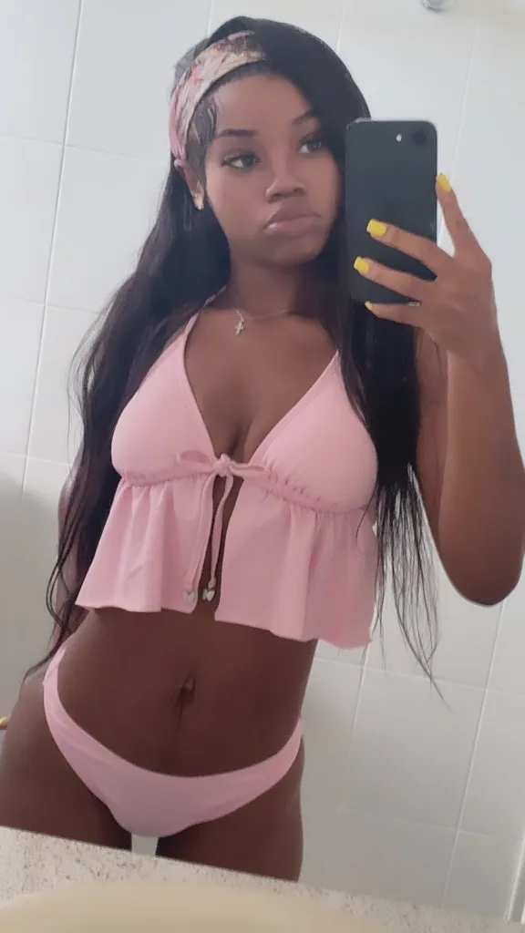 im new here, cum get the huneyy experince - Photo 3 | Escort in Near the airport