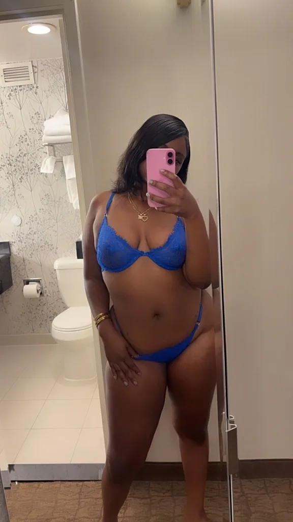 Heyy Daddy....come fuck me like you own this before I go - Photo 4 | Escort in Fremont