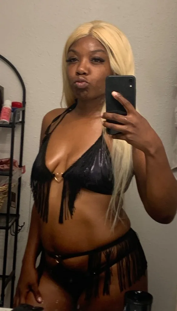 Your Favorite Fun Sized Hottie 🥰 one hit nd your sure to be hooked! - Photo 3 | Escort in Oakland