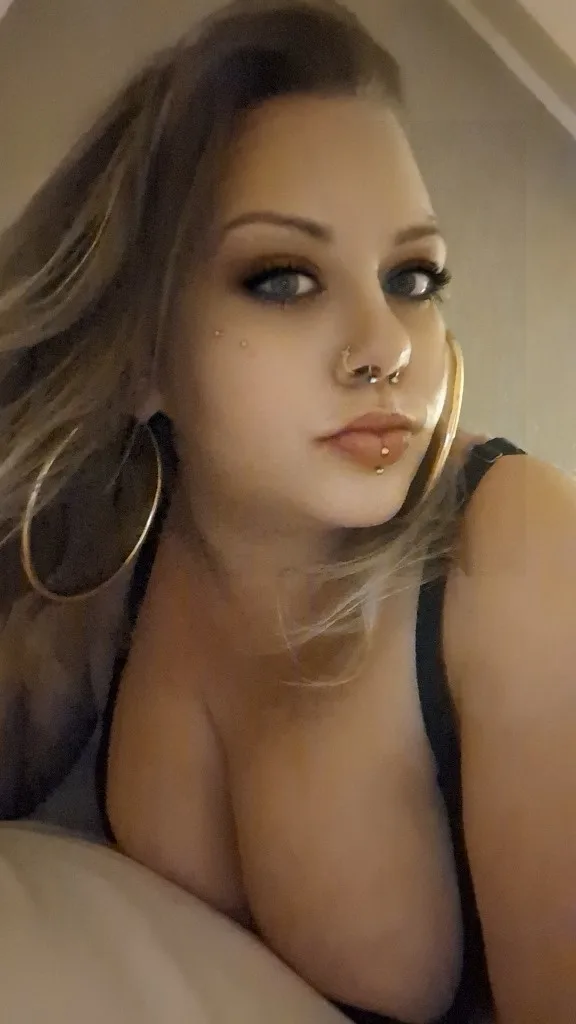 THROAT GOAT WHITE 🤍 THICKKK SEXXY MILF SNOW BUNNY - Photo 3 | Escort in Sherman Oaks