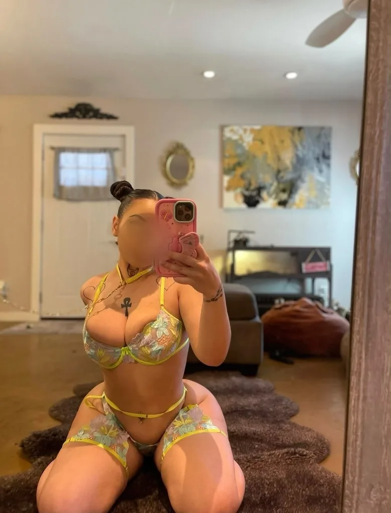 Hot Girl available now - Photo 3 | Escort in Tempe