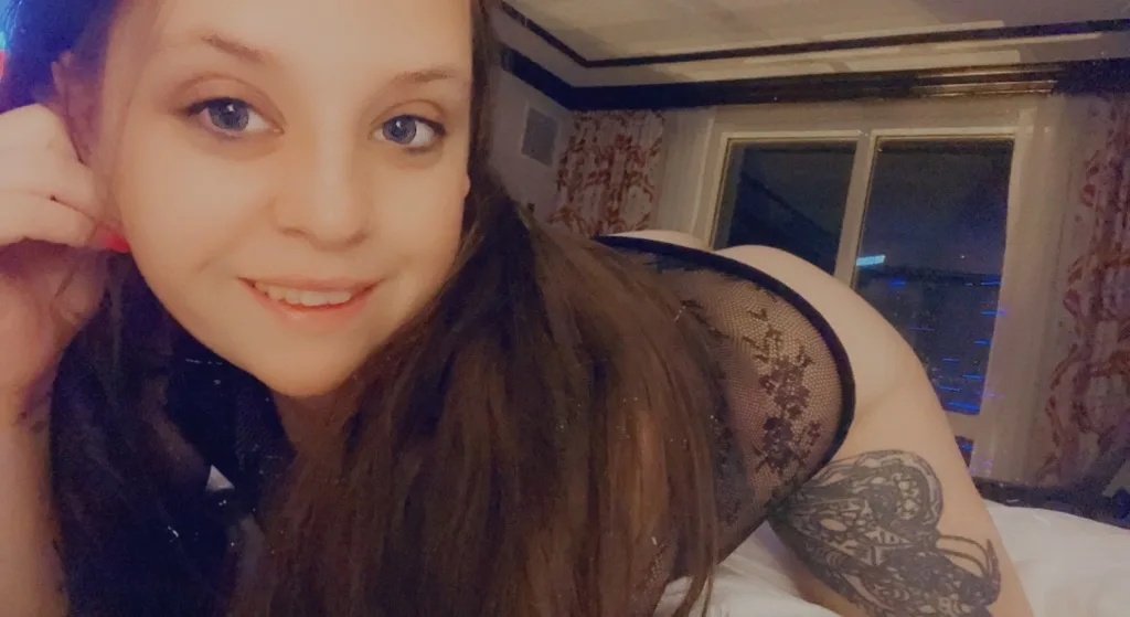 ALL NATURAL SNOW BUNNY - Photo 5 | Escort in METRO CENTER AREA