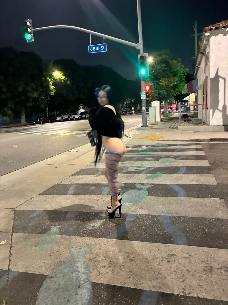 come see me i have a room LB area🥰 - Photo 2 | Escort in Long Beach