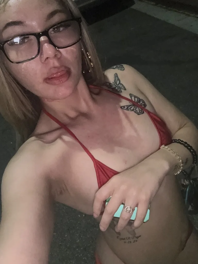come see me i have a room LB area🥰 - Photo 3 | Escort in Long Beach