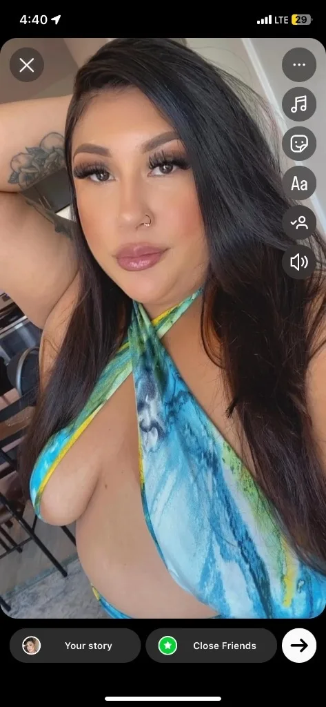 Latina🇸🇻 🇲🇽 - ✨Hablo Espanol😘 Tengo cuarto🥰 Vente conmigo