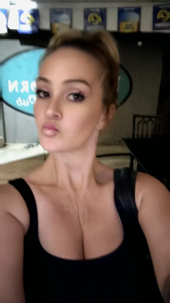 HOT BLONDE Looking For Fun - Photo 2 | Escort in Long Beach