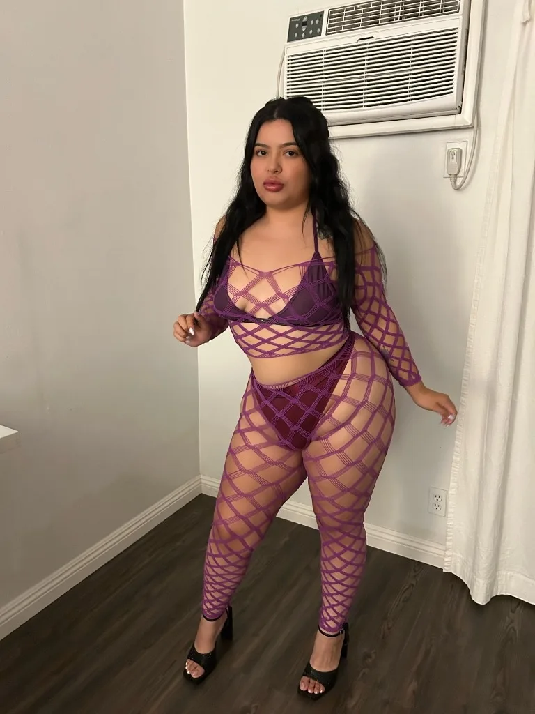 Latina Big Booty - Photo 12 | Escort in Reseda
