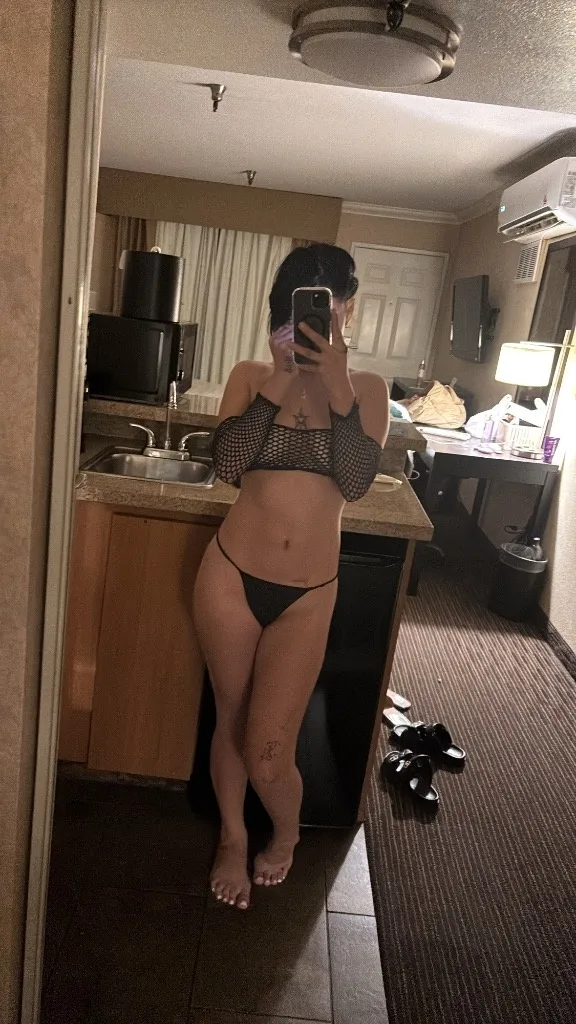 incall - Photo 3 | Escort in Downtown la