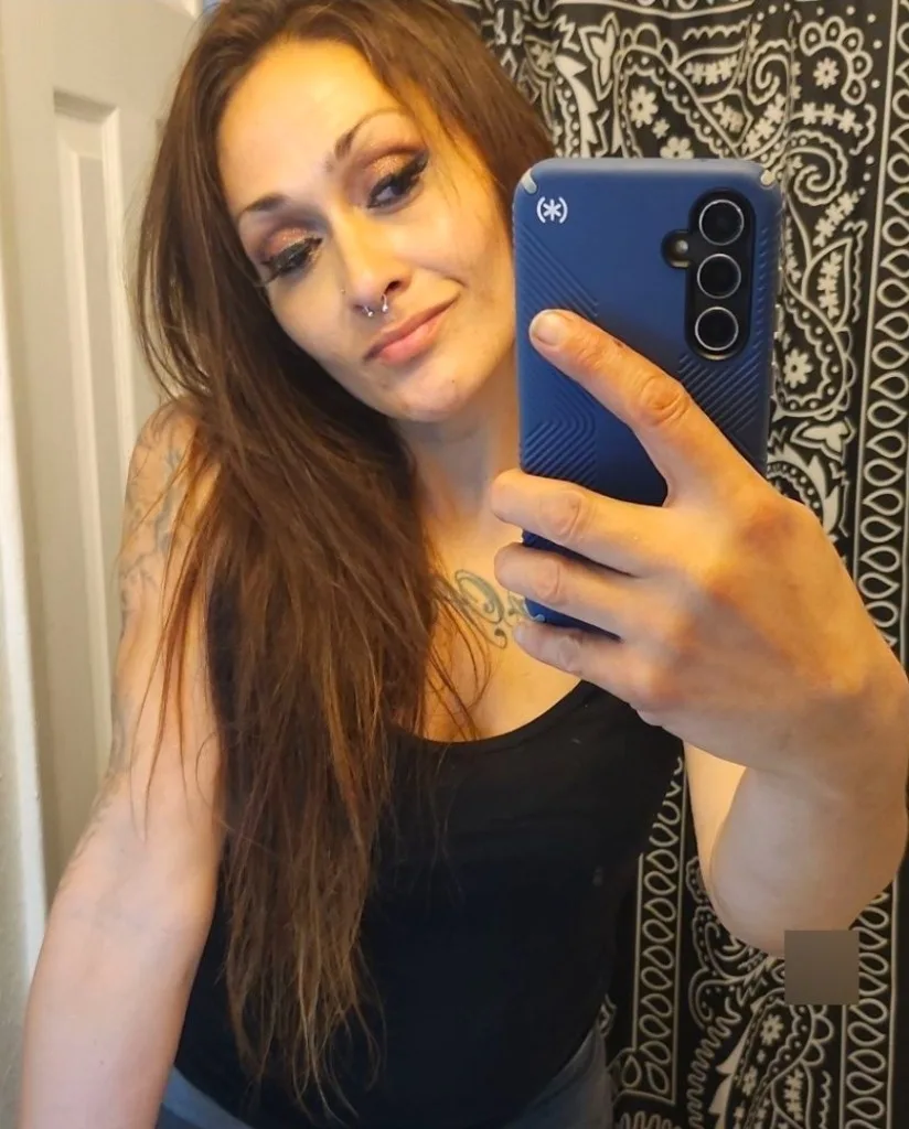 Available LateNite;Offering UhhhMazing 15min QV vists...yes my GF can cum( if You like)