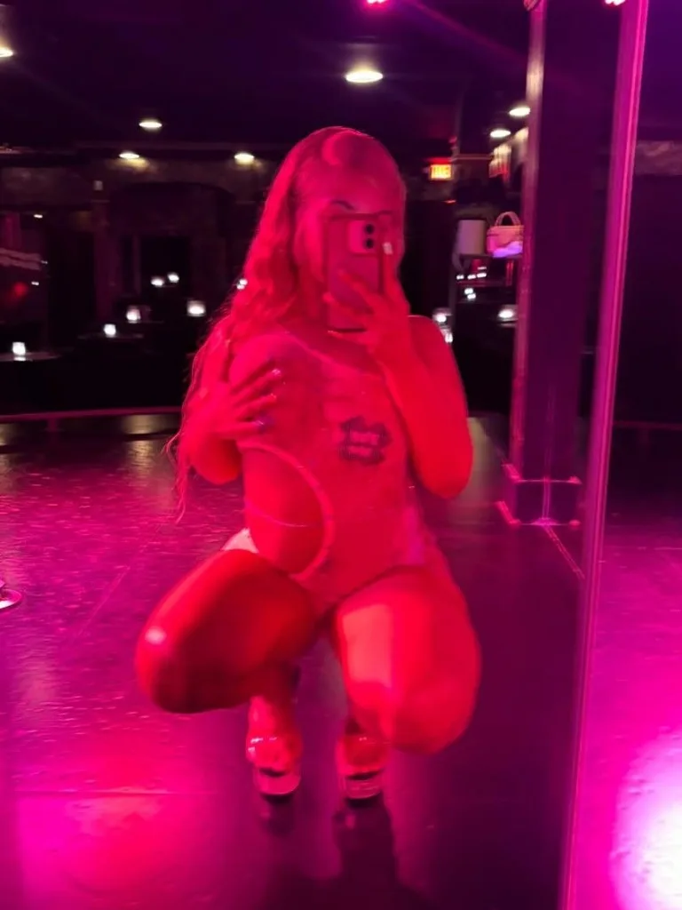 YOUNG SEXY DOMINICAN GIRL READY TO SHOW YOU A GOOD TIME - Photo 4 | Escort in Los Angeles