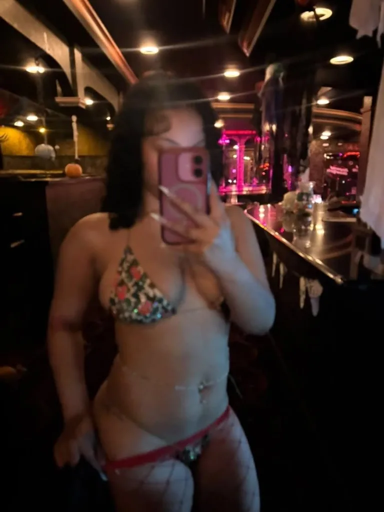 YOUNG SEXY DOMINICAN GIRL READY TO SHOW YOU A GOOD TIME - Photo 5 | Escort in Los Angeles