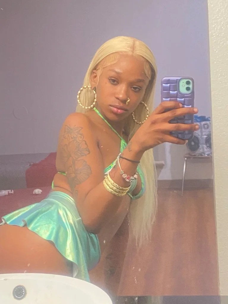 BELLFLOWER INCALLS W/ MOLLYTHECUMCOLLECTOR!! Tiny frame 🫢, big temptation🥵creamy little slut! ready to fuck 24/7SERIOUS INQ. ONLY! - Photo 2 | Escort in Long Beach