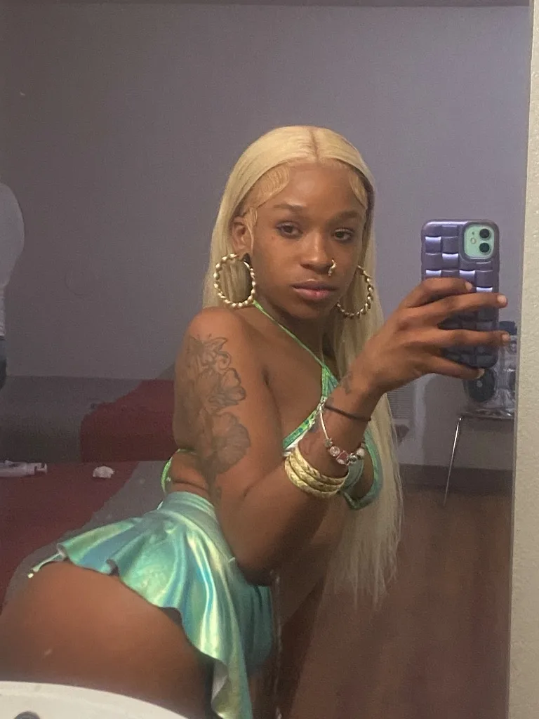 BELLFLOWER INCALLS W/ MOLLYTHECUMCOLLECTOR!! Tiny frame 🫢, big temptation🥵creamy little slut! ready to fuck 24/7SERIOUS INQ. ONLY! - Photo 4 | Escort in Long Beach