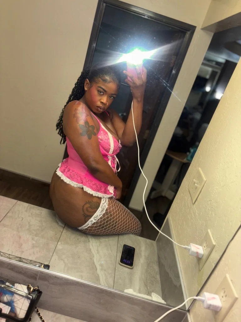 THICK SEXY EBONY INTOWN - Photo 3 | Escort in Oakland