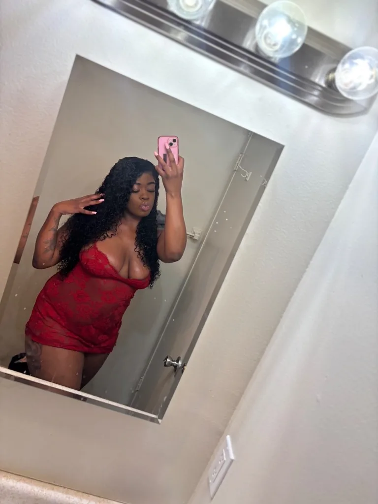 THICK SEXY EBONY INTOWN - Photo 2 | Escort in Oakland