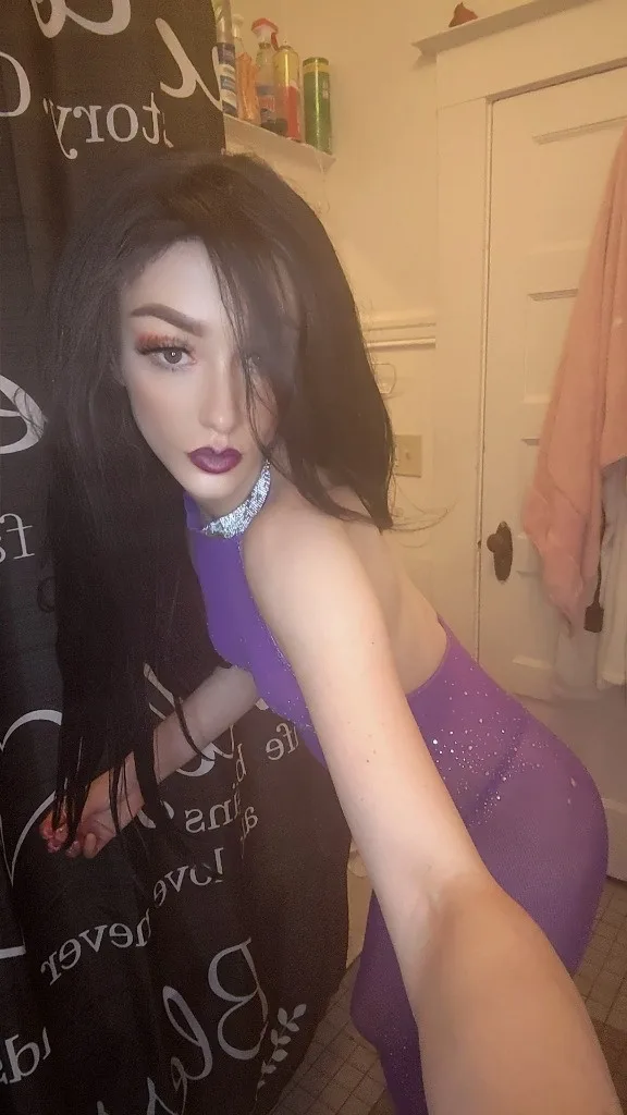Petite Sexy SnowBunny