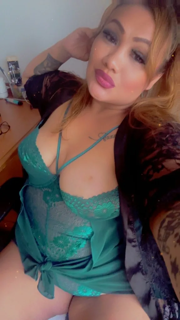 Heyy Love, Im available Cum over let me show you with this mouth can do