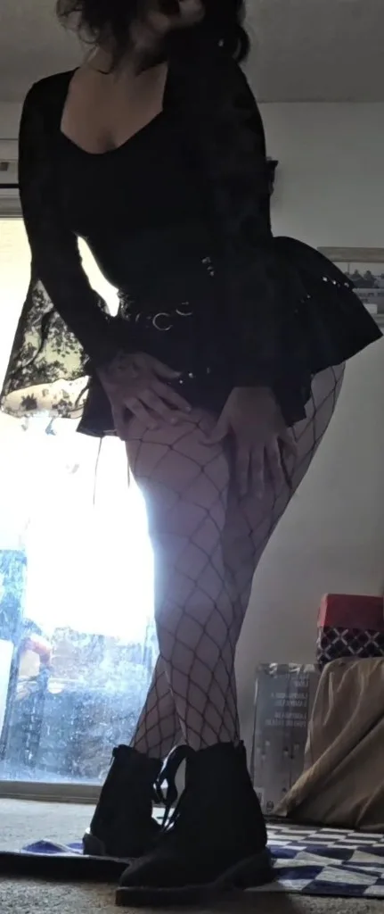 Desert Goth Gem - Photo 2 | Escort in LaQuinta