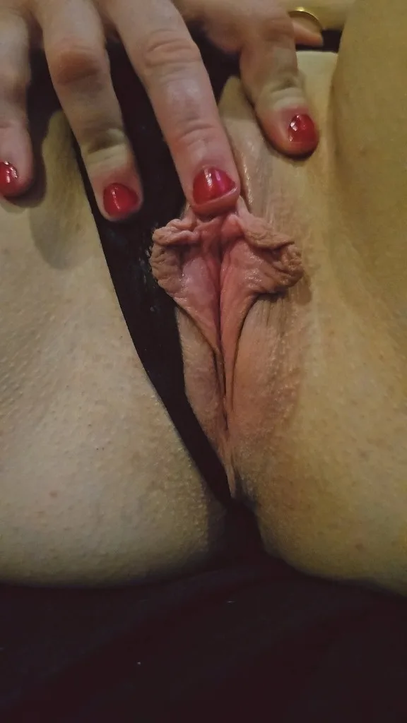 FRANKIE LOVE BUBBLE BUTT WITH A SPLIT TONGUE READY TO ROCK YOUR WORLD - Photo 10 | Escort in San pedro