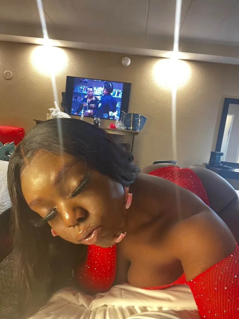 A Perfect FunSize Doll Tight Grip Wet Ready for you Now!! New To the area - Photo 2 | Escort in Fort Lauderdale