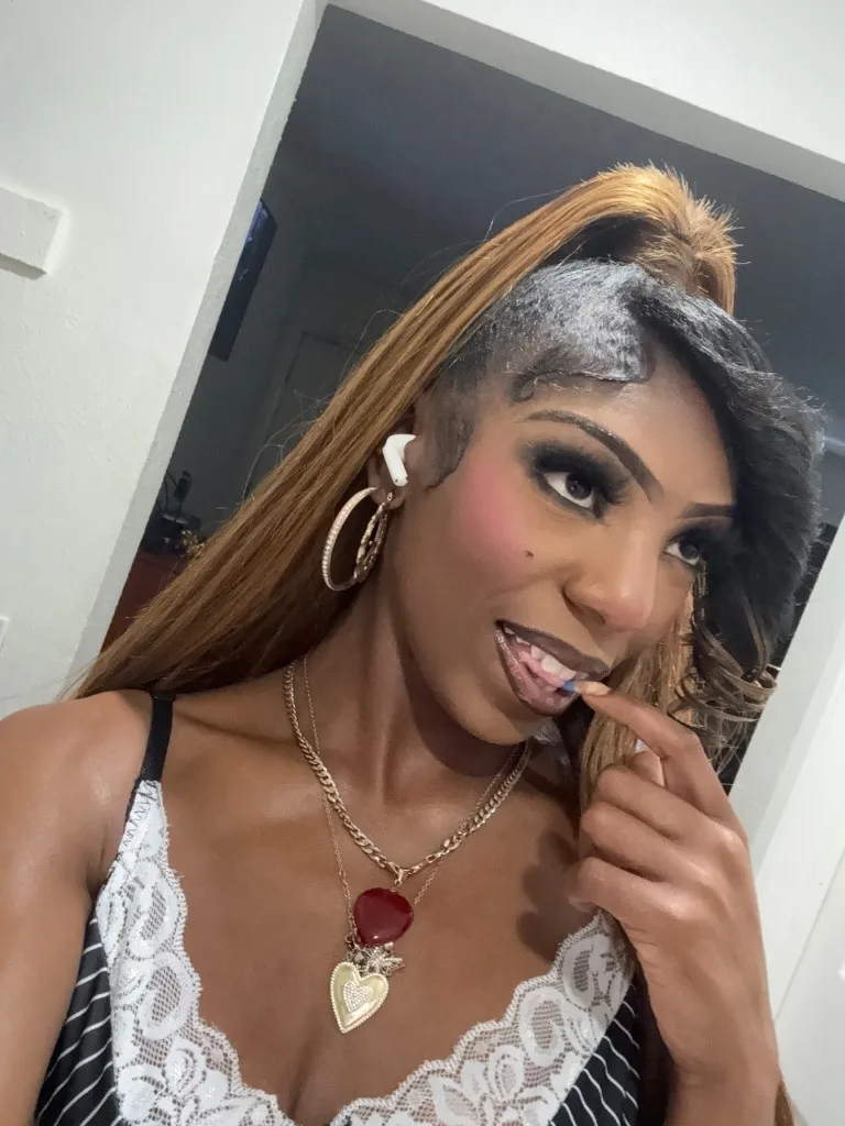 ~OUTCALLS CHOCOLATE ASK 4 TINY - Photo 2 | Escort in SF