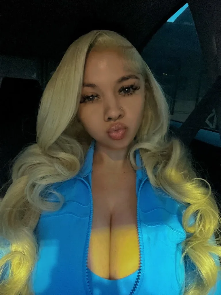 book me while i'm here - Photo 8 | Escort in all surrounding cities available