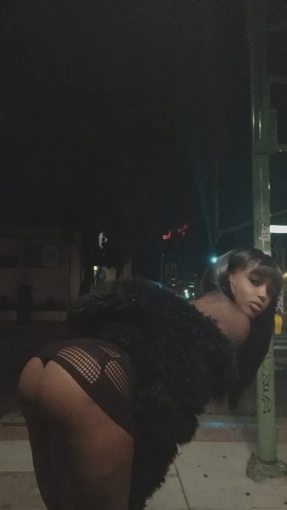 heyyy come get your car date - Photo 3 | Escort in Oakland