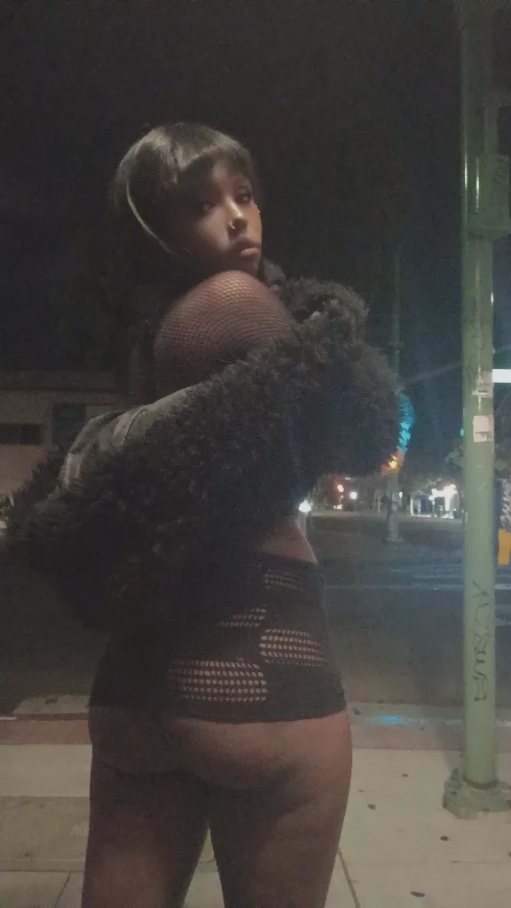 heyyy come get your car date - Photo 4 | Escort in Oakland