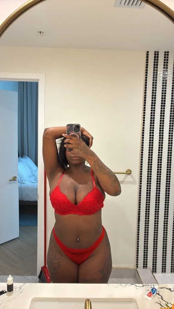 YOURS TRUTLY AWAITS… ‍ OUTCALL AVAILABLE - Photo 2 | Escort in Fort Lauderdale