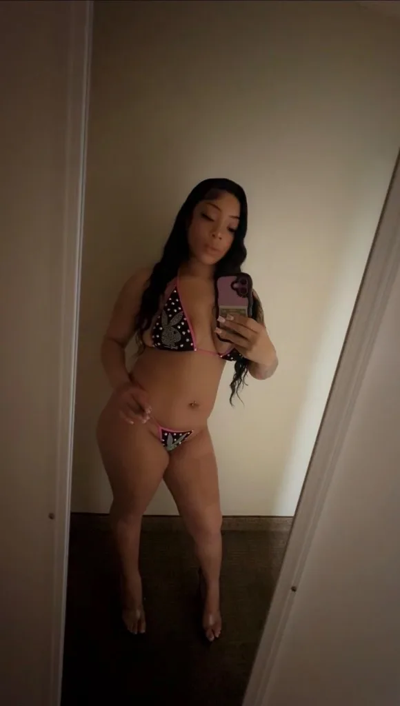 THICK HORNY MAMII READY TO HELP YOU RELEASE😩💦