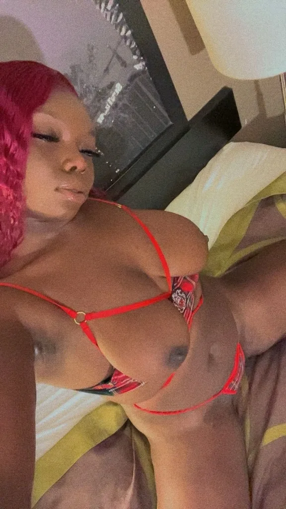 Not your ordinary Dose OF chocolateCreamy Wett GUARANTEEDWETTNESS 5'2 CARIBBEAN DOLL CUM NOW🫵 - Photo 2 | Escort in Fort Lauderdale