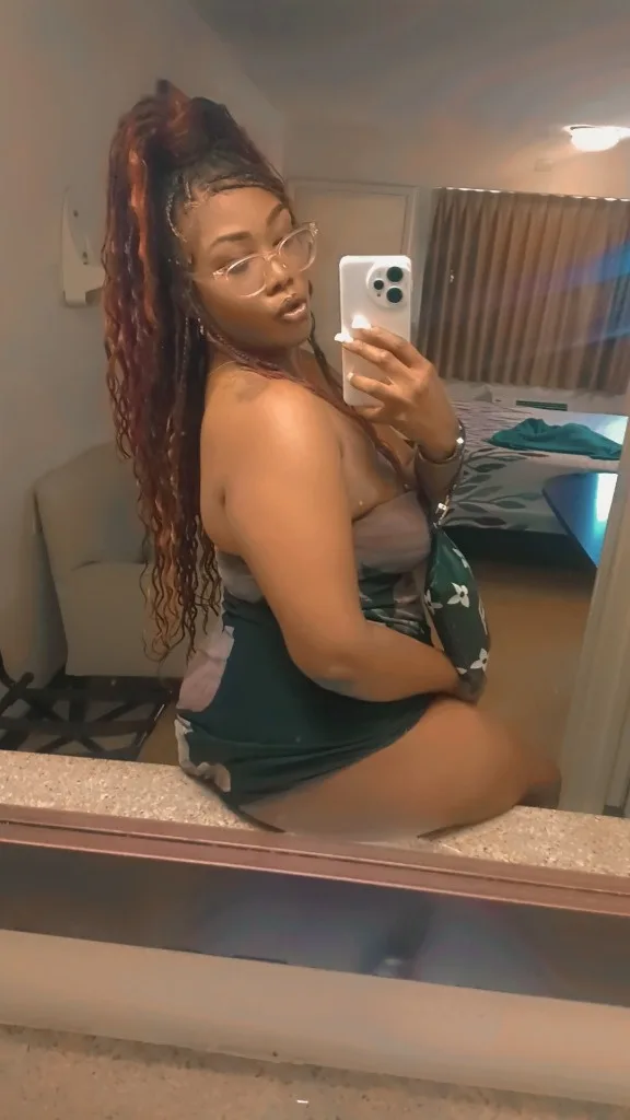 Outcall and Carplay (your car ) Available All day - Photo 7 | Escort in Outcall