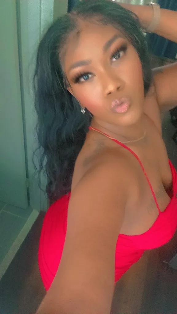 Outcall and Carplay (your car ) Available All day - Photo 3 | Escort in Outcall