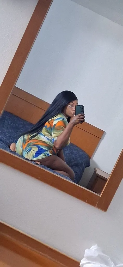 Outcall and Carplay (your car ) Available All day - Photo 9 | Escort in Outcall