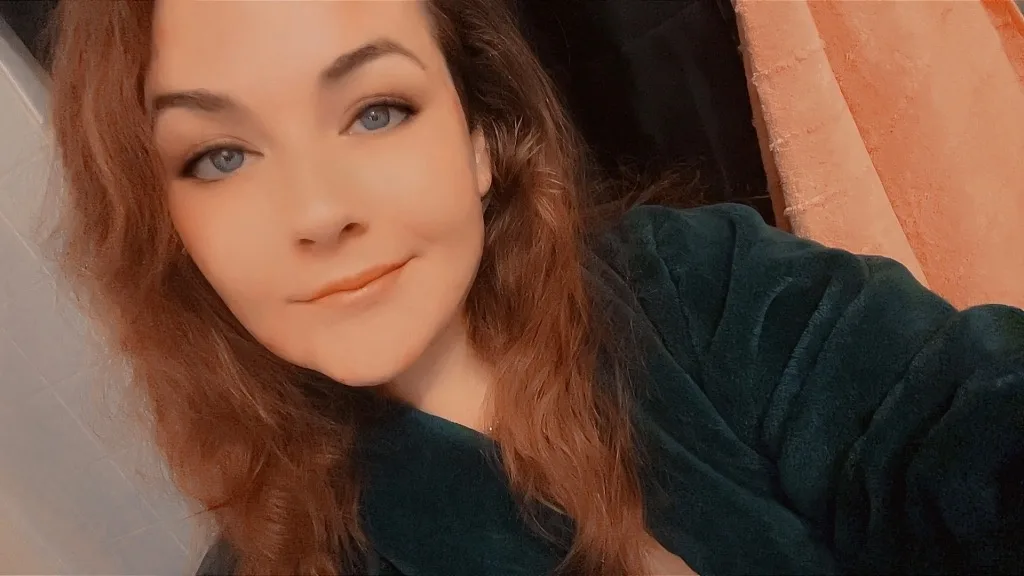 Pretty enough to tempt youSmart enough to leave somethingsss to the imagination** serious inquiries only** I am willing to verify** soooo wya - Photo 2 | Escort in Hyde park