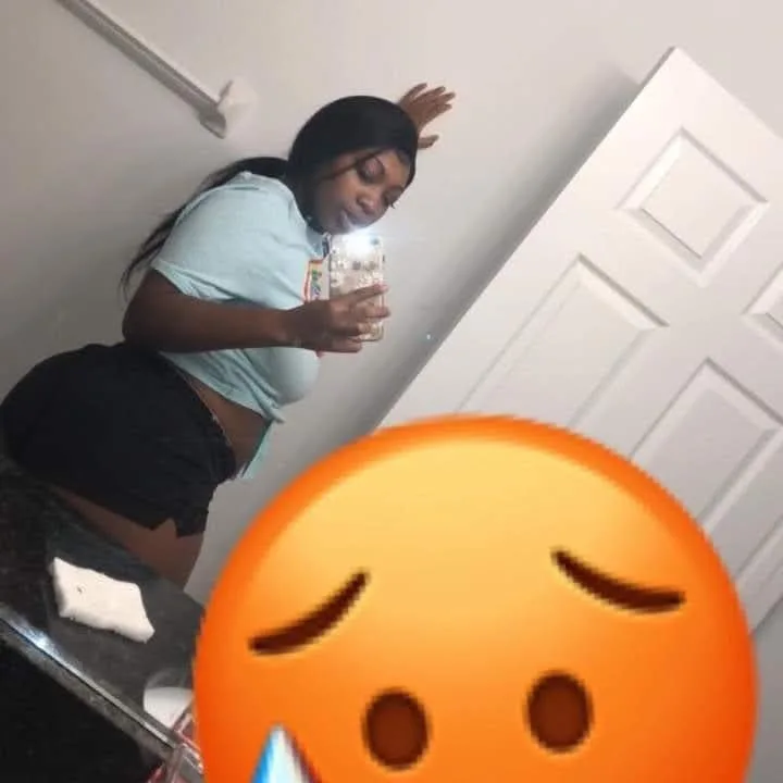 HEY LOVE I'M AVAILBLE RN HMU 😏🍆💦😋