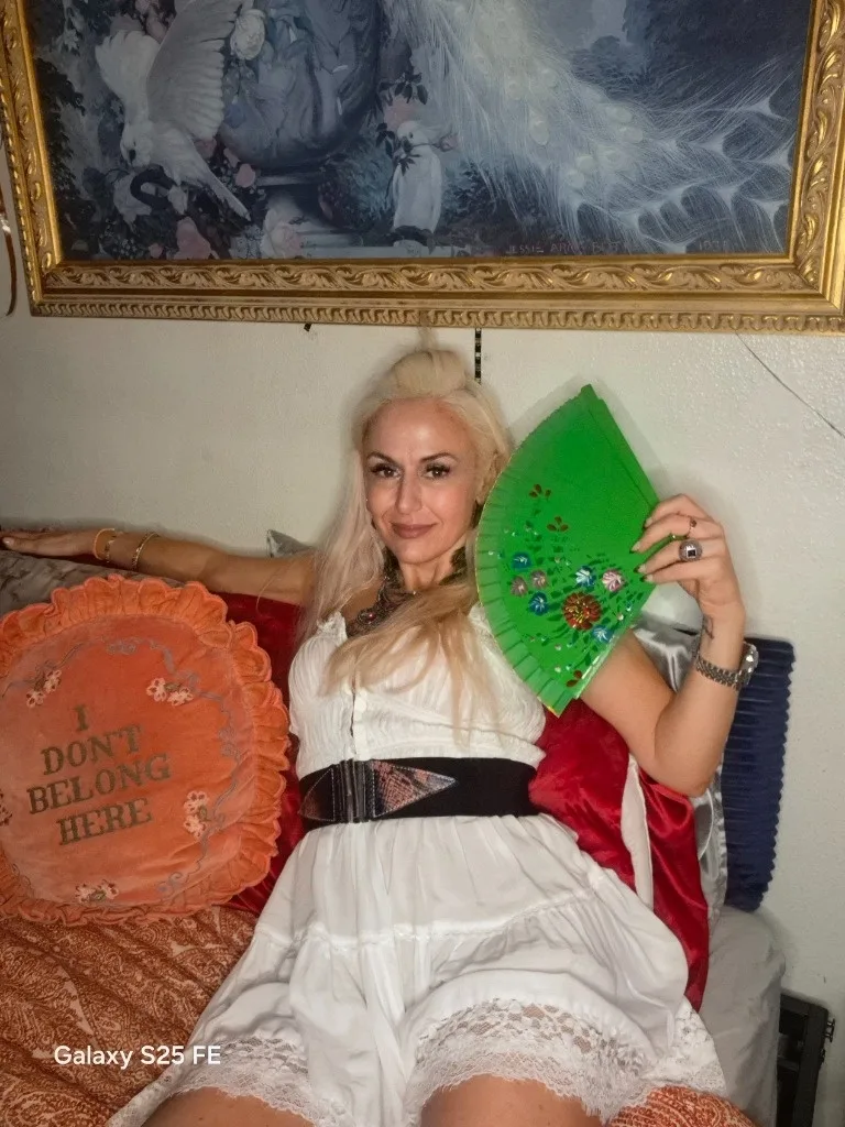 PSA I don't need friends and I'm not looking for a boyfriend or to spend time with anyone for freeI’ll bring the sweetness, the sass, and my favorite attitude: eager to please. - Photo 8 | Escort in Downtown St. Petersburg