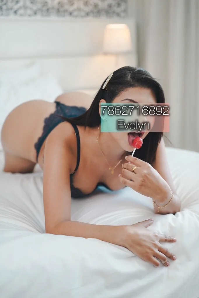 Hermosa y complaciente latina colombiana😈🔥