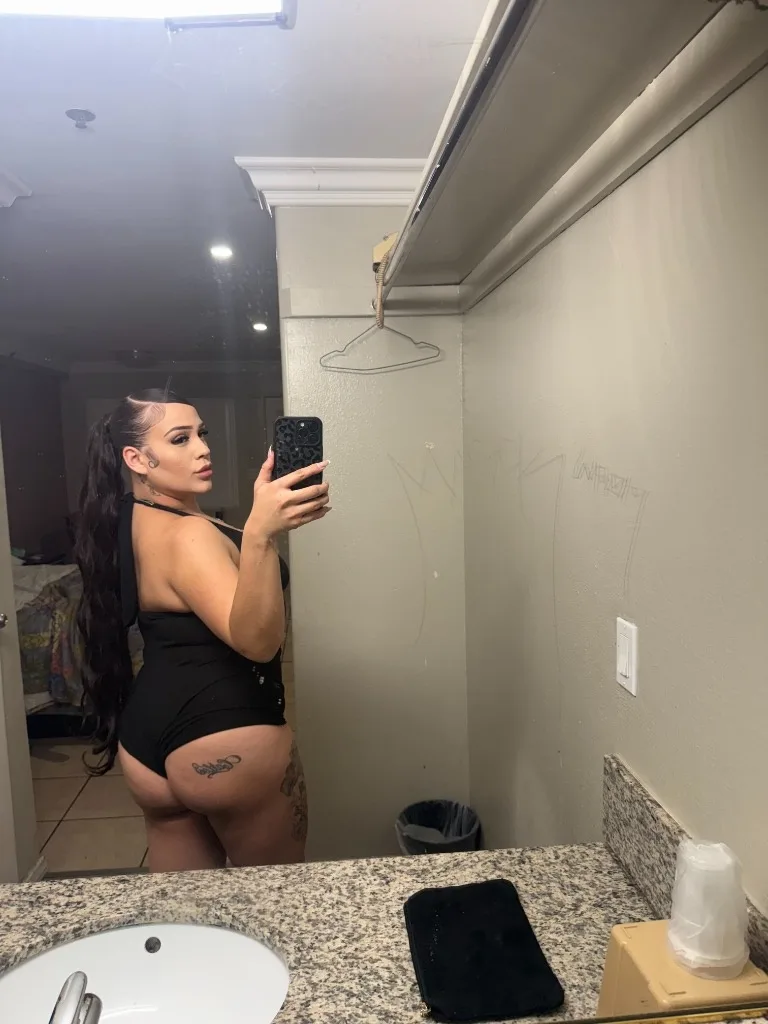 Wet & Horny THICK Italiana 🇮🇹 Available 24/7 Incall Ready - Photo 2 | Escort in San Fernando Valley